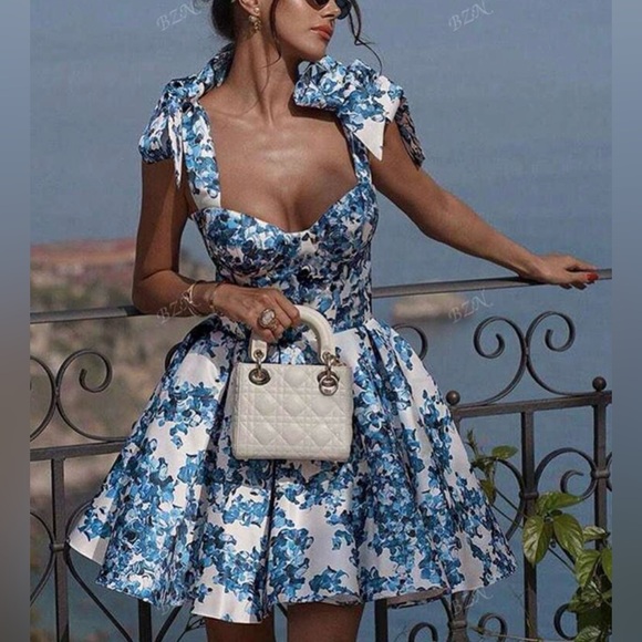 SHEIN Dresses & Skirts - SHEIN Blue Floral Tie Strap A Line Dress Size